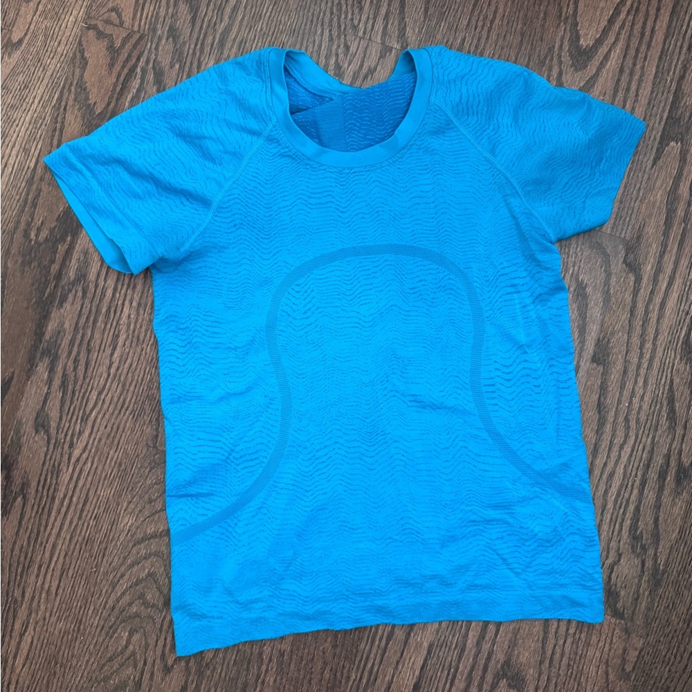 Lululemon swiftly waist length short sleeve shirt